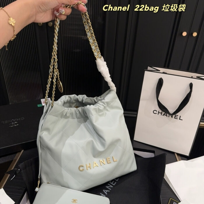 Chanel 22 Bag Shiny Gold Tone Metal Light Gray 30Cm - Image 5