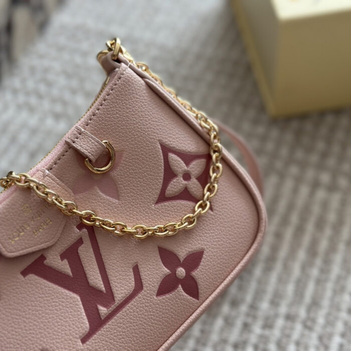 Louis Vuitton Easy Pouch On Strap Monogram Empreinte Gradient Pink 21Cm - Image 3