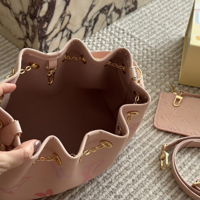 Louis Vuitton Summer Bundle Pink 28Cm - Image 5