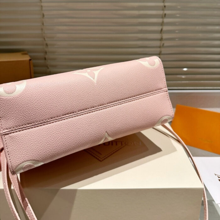 Louis Vuitton OnTheGo MM Light Pink 25Cm - Image 3