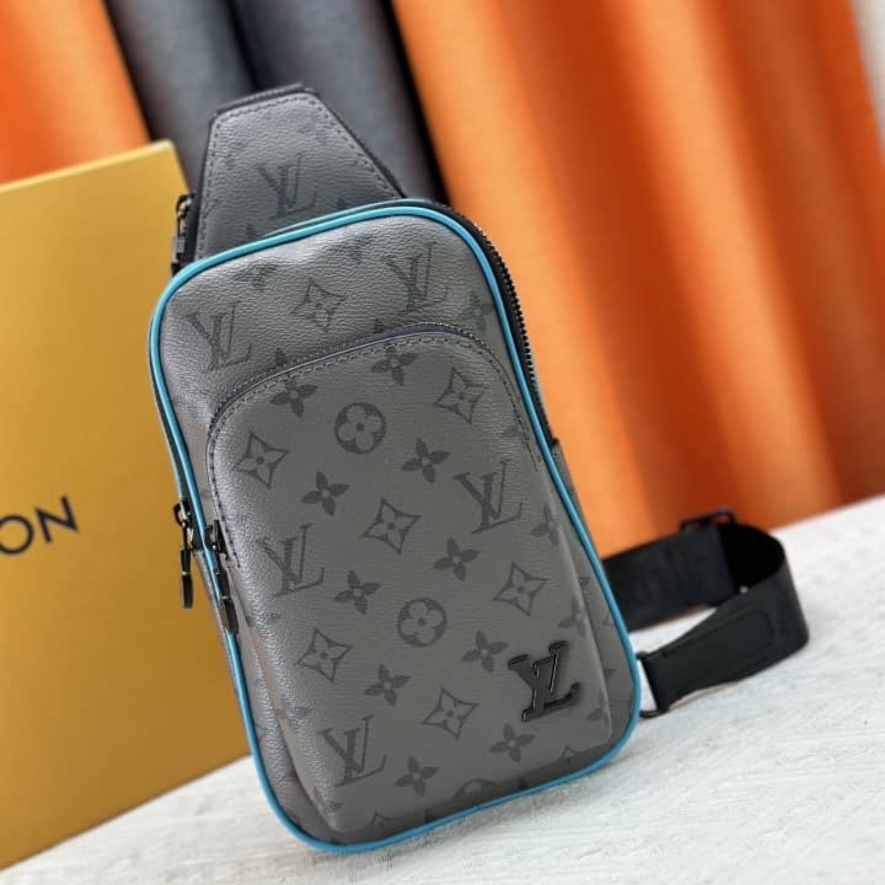 Louis Vuitton Avenue Slingbag PM Turquoise 31Cm - Image 2
