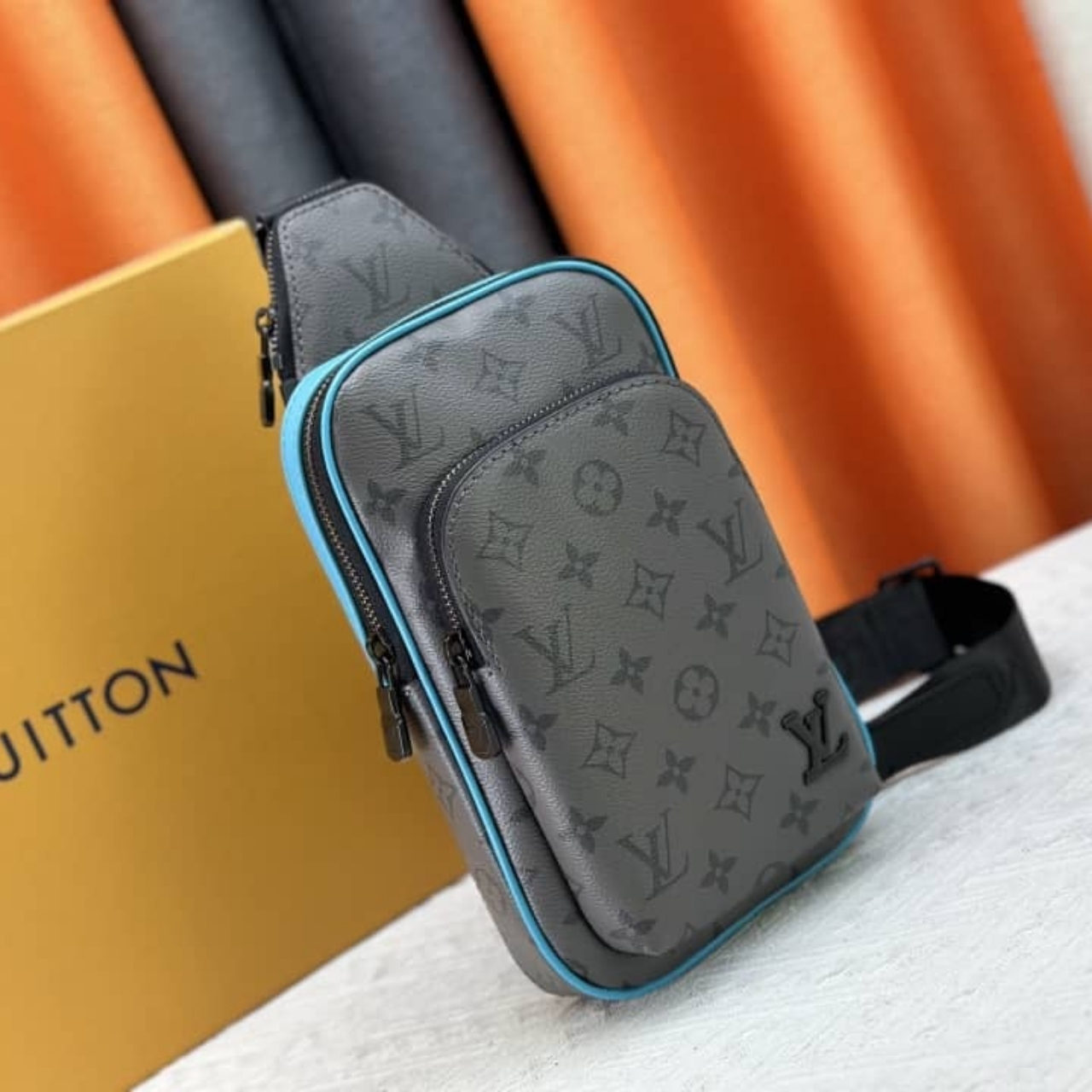 Louis Vuitton Avenue Slingbag PM Turquoise 31Cm - Image 3