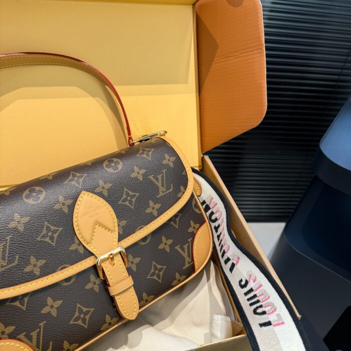 Louis Vuitton Diane Bag Monogram Black 24cm M45985 - Image 4