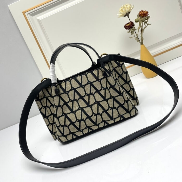 Valentino Garavani Medium Toile Iconographe Handbag Black 25Cm - Image 5