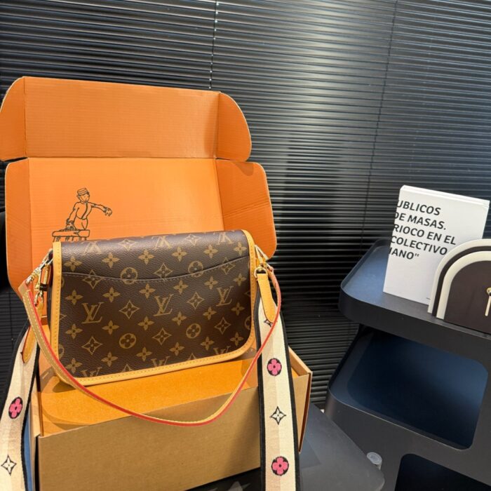 Louis Vuitton Diane Bag Monogram Black 24cm M45985 - Image 8