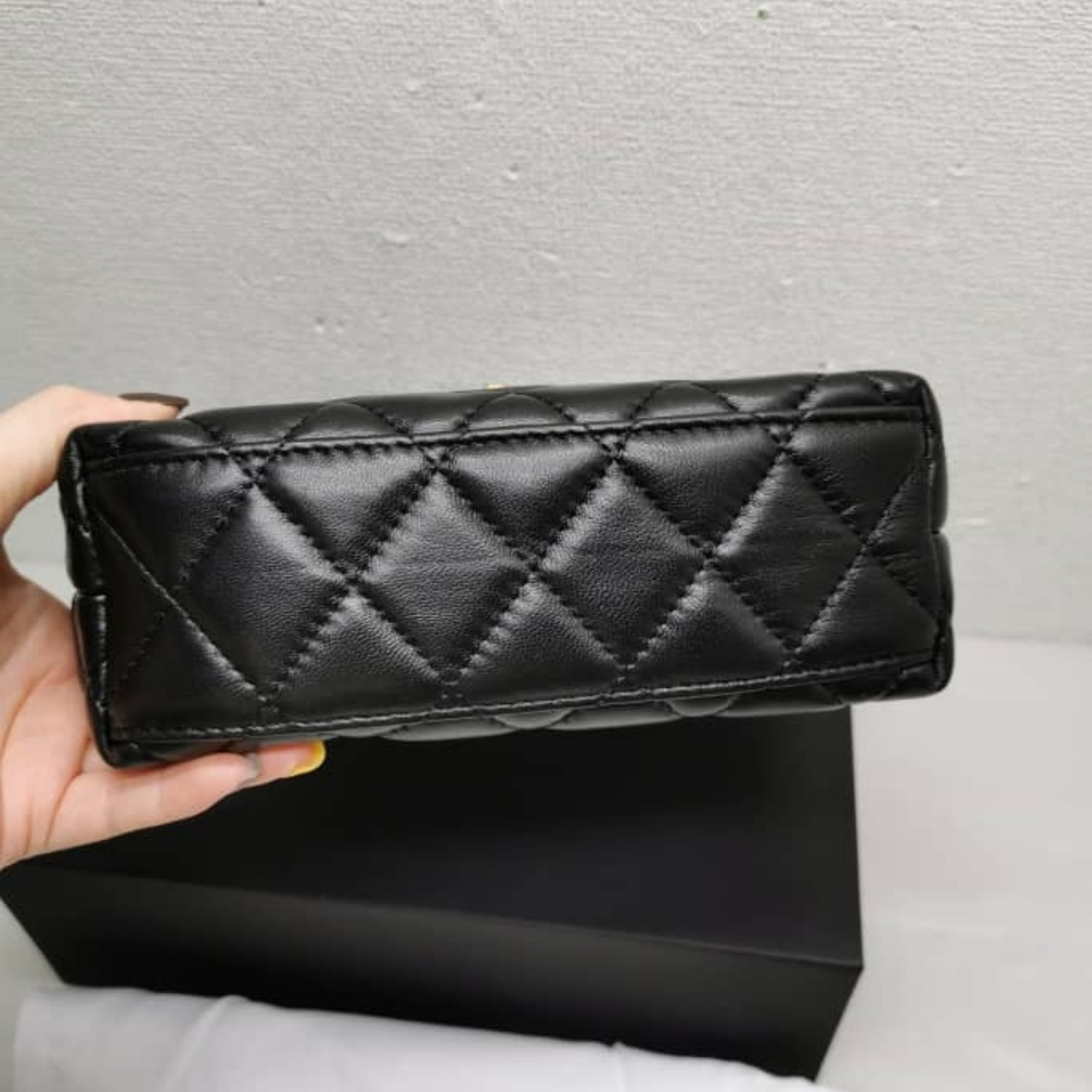 Chanel Kelly Bag Shiny Black 18.5cm AS4416 B14296 94305 - Image 4
