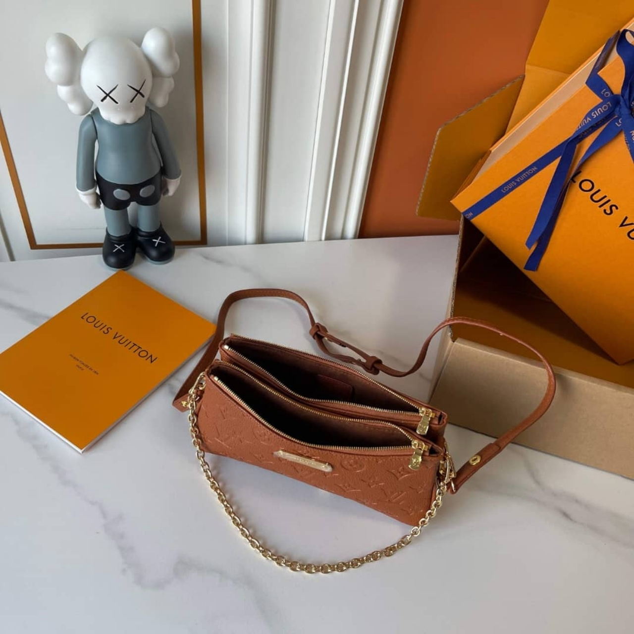 Louis Vuitton Liv Pochette Cognac Brown 26cm M11916 - Image 5