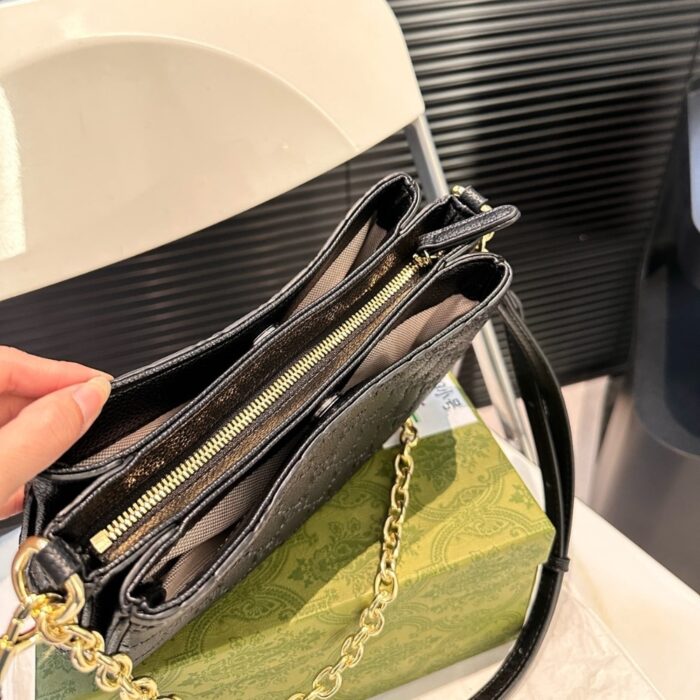 Gucci GG Emblem Small Shoulder Bag Black Leather 23cm 815263 AAEEM 1000 - Image 5
