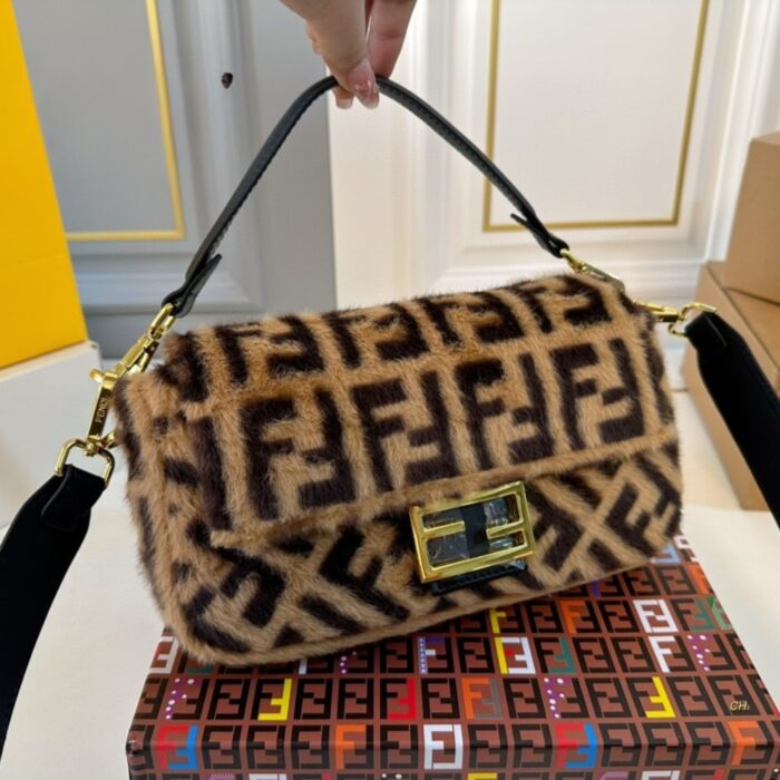 Fendi Baguette Fur Bag Brown 26cm - Image 2
