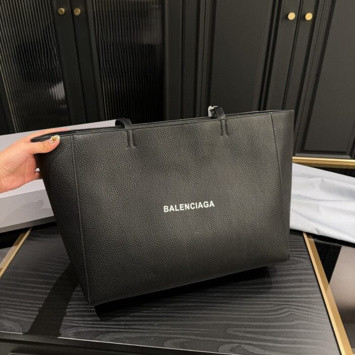 Balenciaga Black Everyday East West Tote 36cm - Image 2