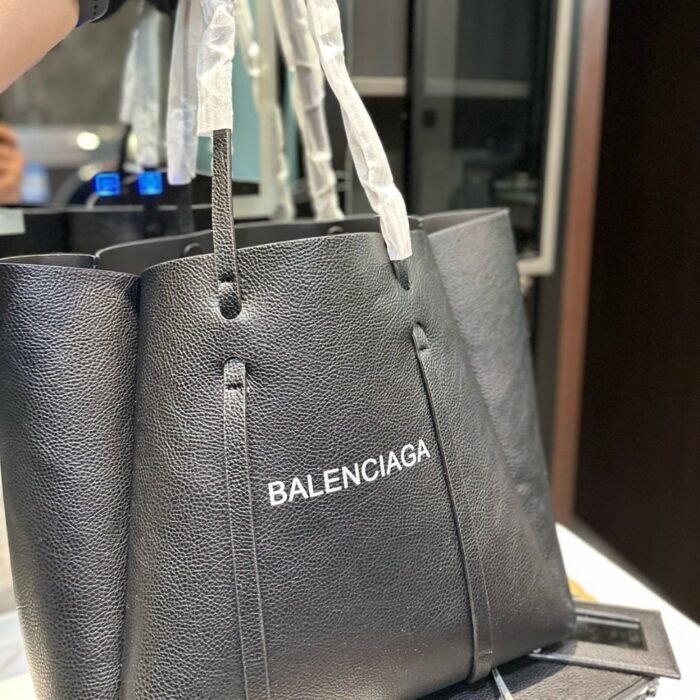 Balenciaga Small Everyday Tote Bag Black 31cm - Image 5