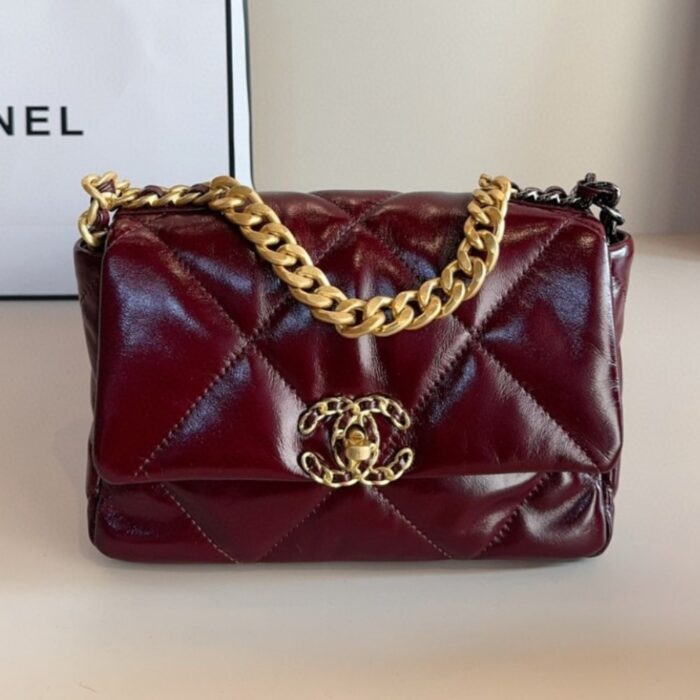 Chanel 19 Shiny Crumpled Burgundy 25cm - Image 2