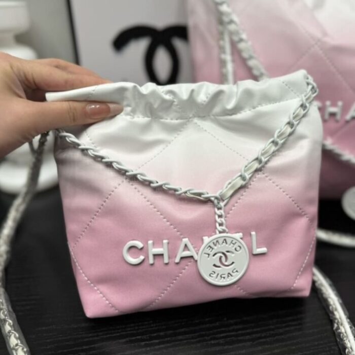 Chanel 22 Mini Handbag in Patent Gradient Leather Pink 20cm - Image 2
