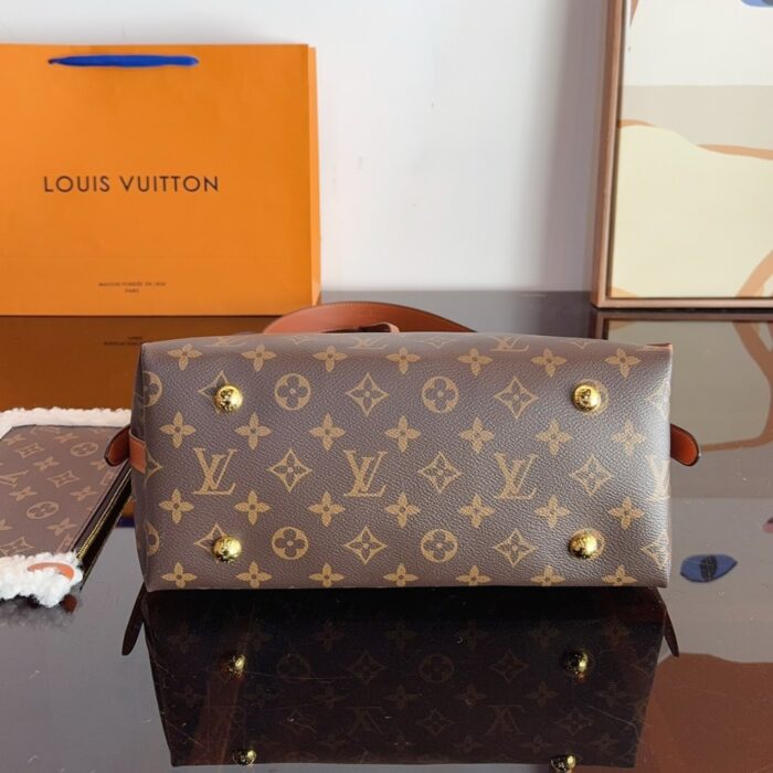 Louis Vuitton Carryall PM Bag With Fur Monogram 29cm - Image 3