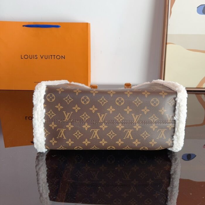 Louis Vuitton On The Go Bag With Fur Monogram 36cm - Image 2
