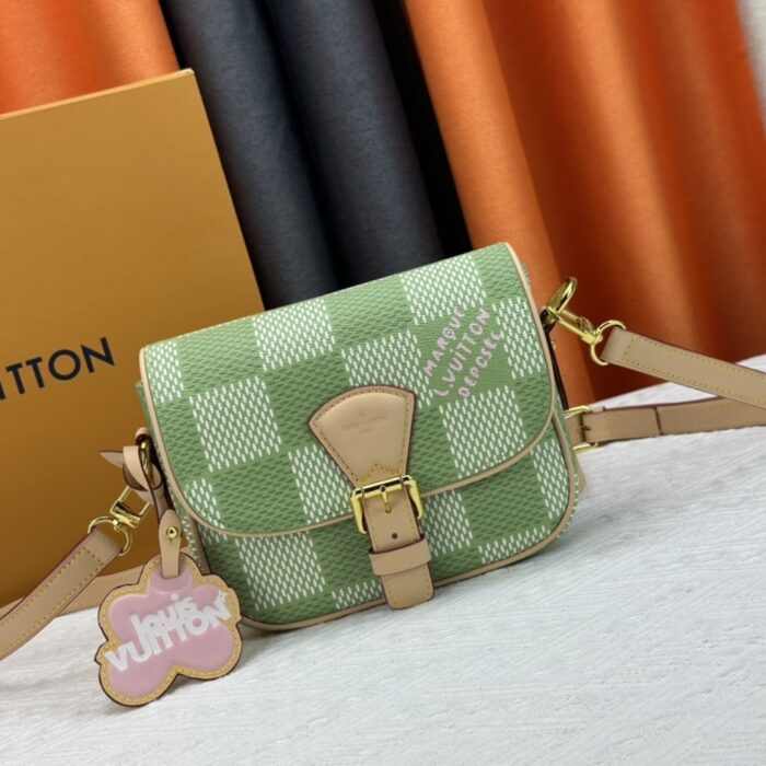 Louis Vuitton Montsouris Messenger Bag Damier Green 20cm N40665 - Image 2