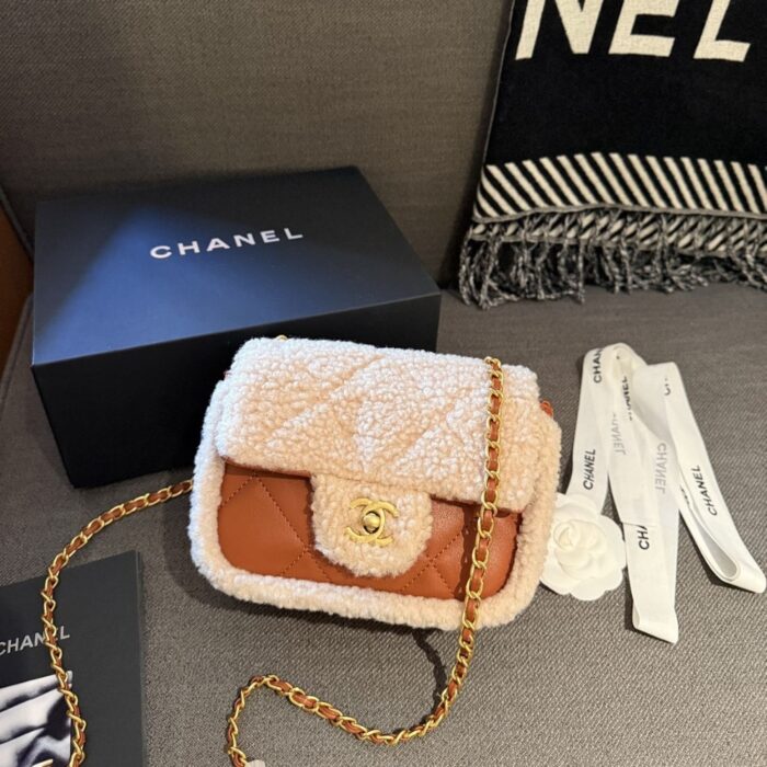 Chanel Flap Bag Shearling Brown 18cm AS5149 B18194 NZW48 - Image 3