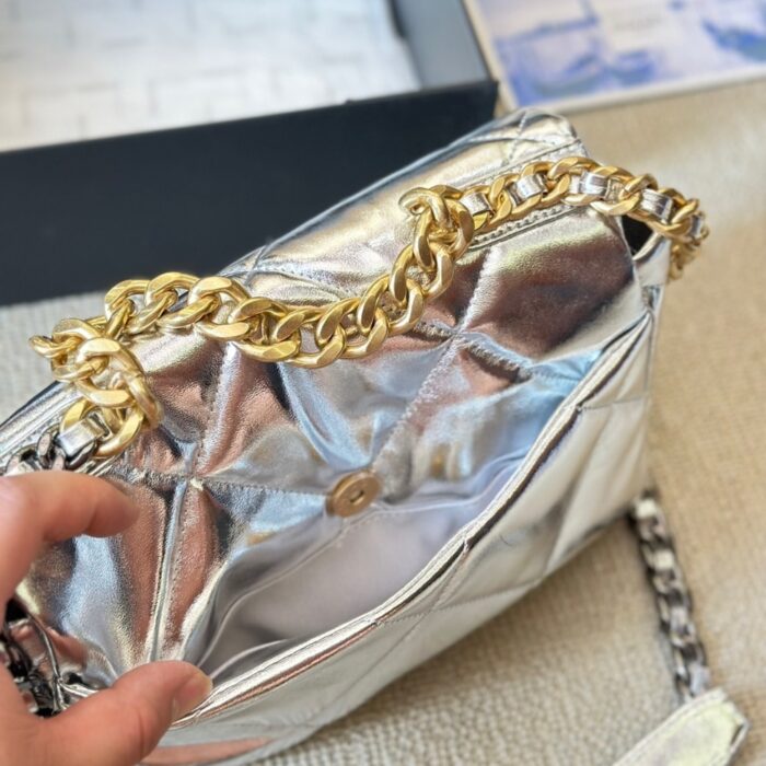Chanel 19 Flap Bag Metallic Silver 26cm - Image 6
