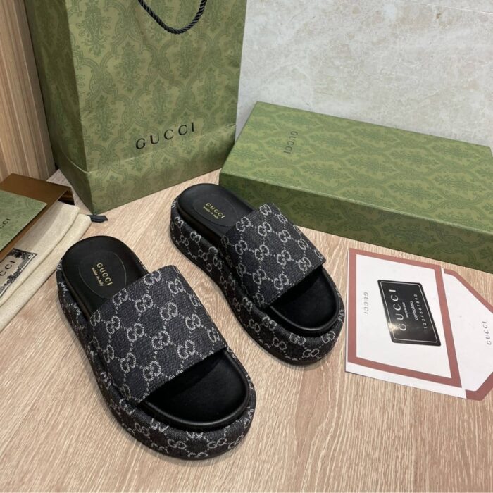 Gucci Women’s Platform Slide Sandal Black - Image 2