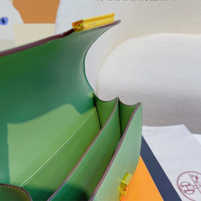 Hermes Constance Epsom Leather Vert Criquet 18cm - Image 4