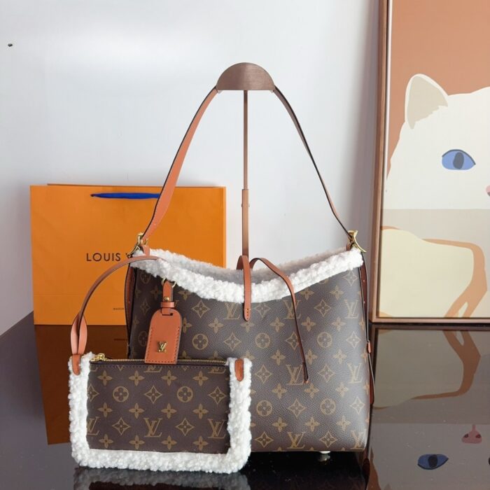 Louis Vuitton Carryall PM Bag With Fur Monogram 29cm - Image 4