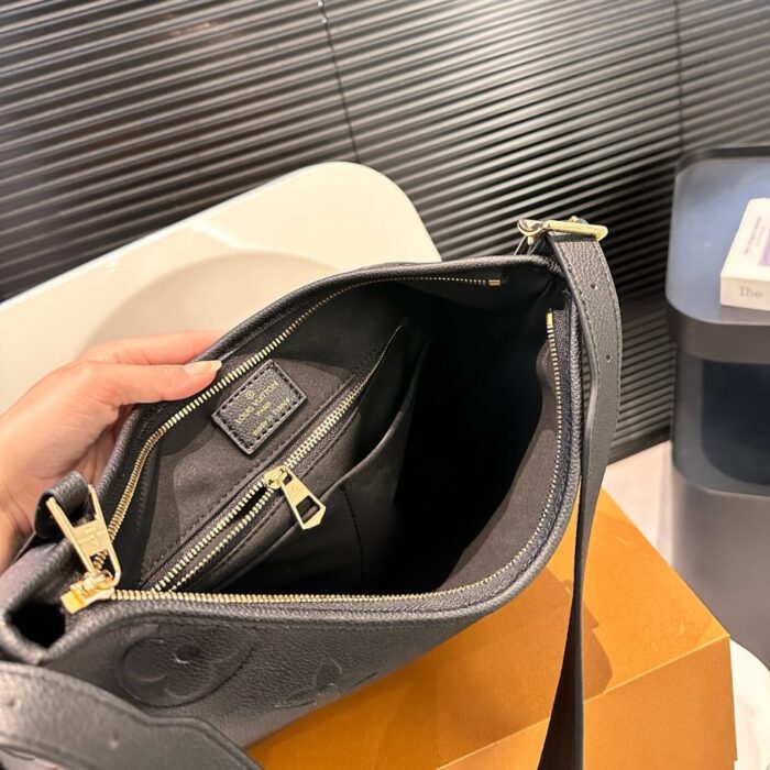 Louis Vuitton CarryAll Bag Black 32cm M46288 - Image 2