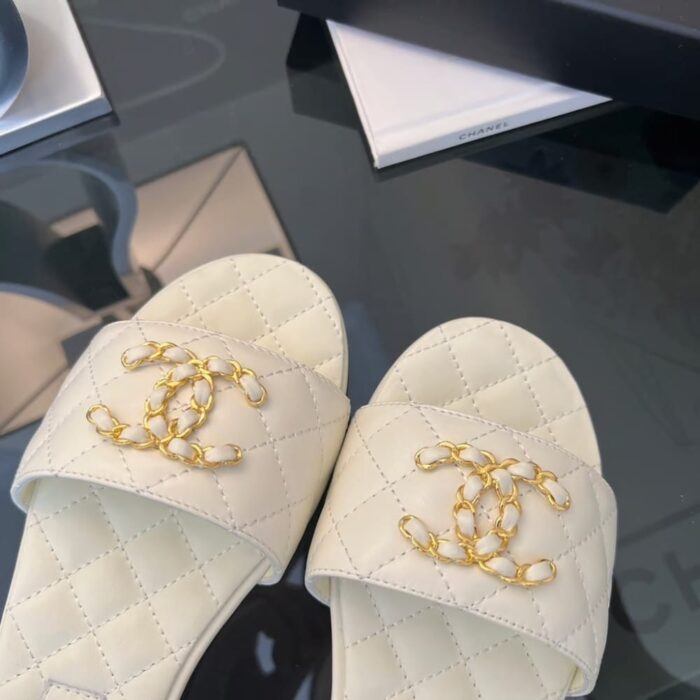 Chanel 23P Quilted CC Chain Sandal White - Image 2
