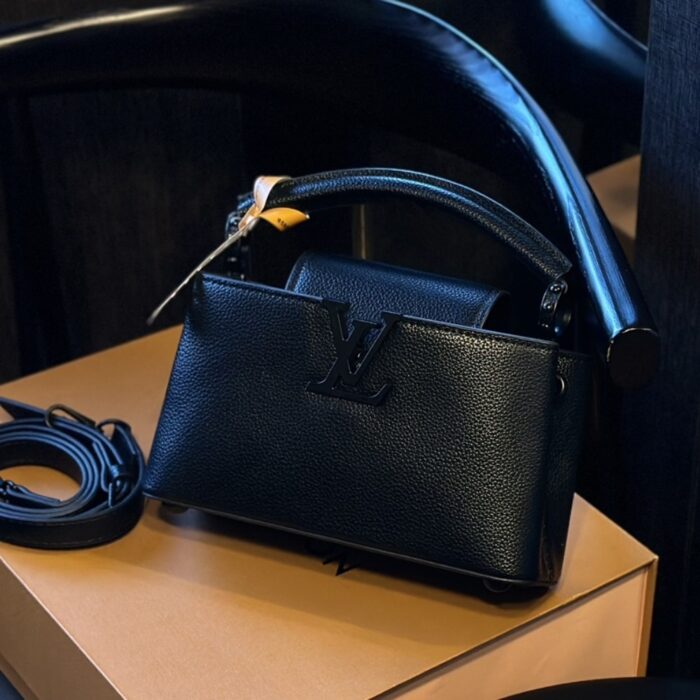Louis Vuitton Capucines East West Mini Bag Black 22cm M23955 - Image 4