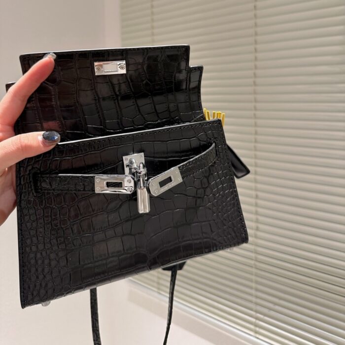 Hermes Kelly Mini Handbag Matte Alligator Black 20cm - Image 3