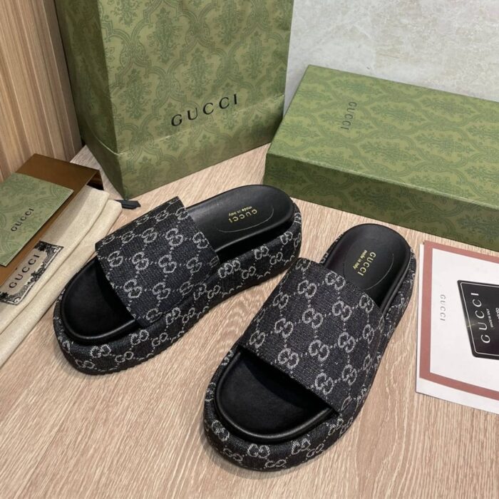 Gucci Women’s Platform Slide Sandal Black - Image 3