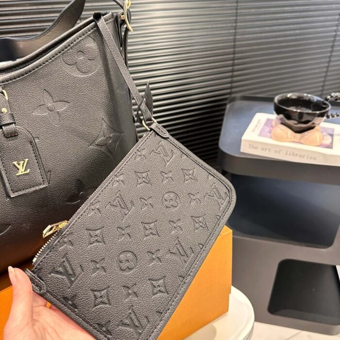 Louis Vuitton CarryAll Bag Black 32cm M46288 - Image 6