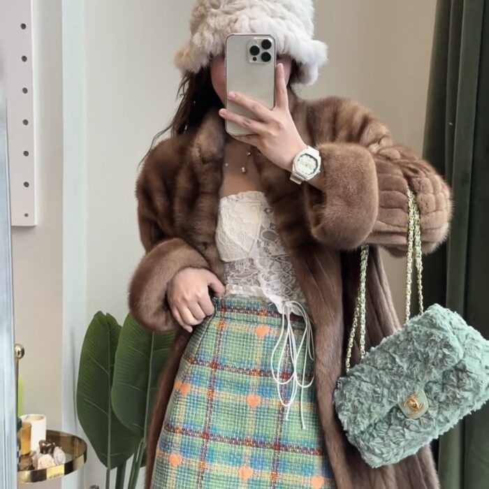 Chanel CC Flap Bag Shearling Green 25cm - Image 8