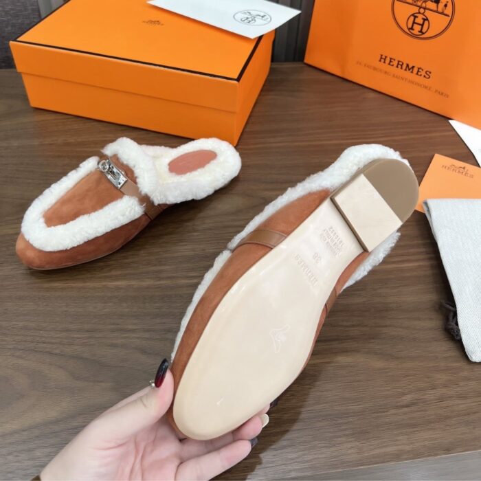 Hermes Oz Mule Shearling Natural H232123Z A3360 - Image 4