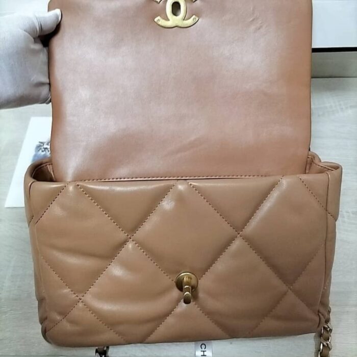 Chanel Medium 19 Flap Bag Caramel 26cm - Image 4