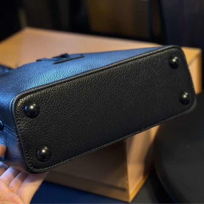 Louis Vuitton Capucines East West Mini Bag Black 22cm M23955 - Image 5