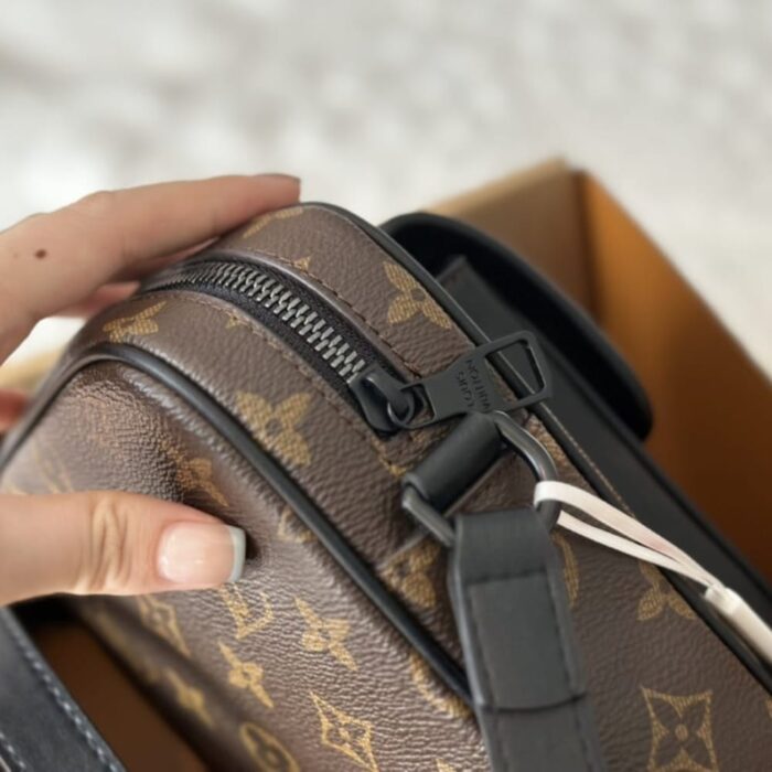 Louis Vuitton Christopher Wearable Wallet Brown 15cm M69404 - Image 4