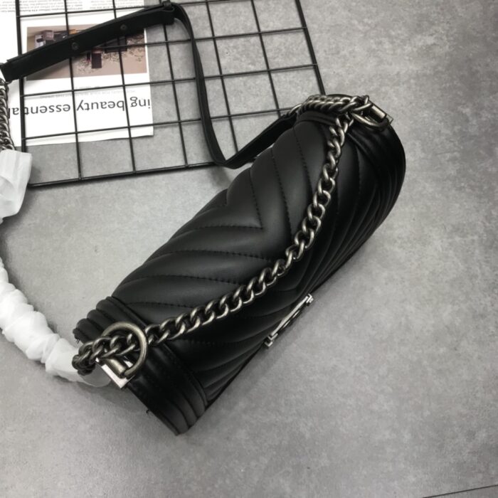 Chanel Boy Chevron Medium Handbag Black 25cm - Image 9