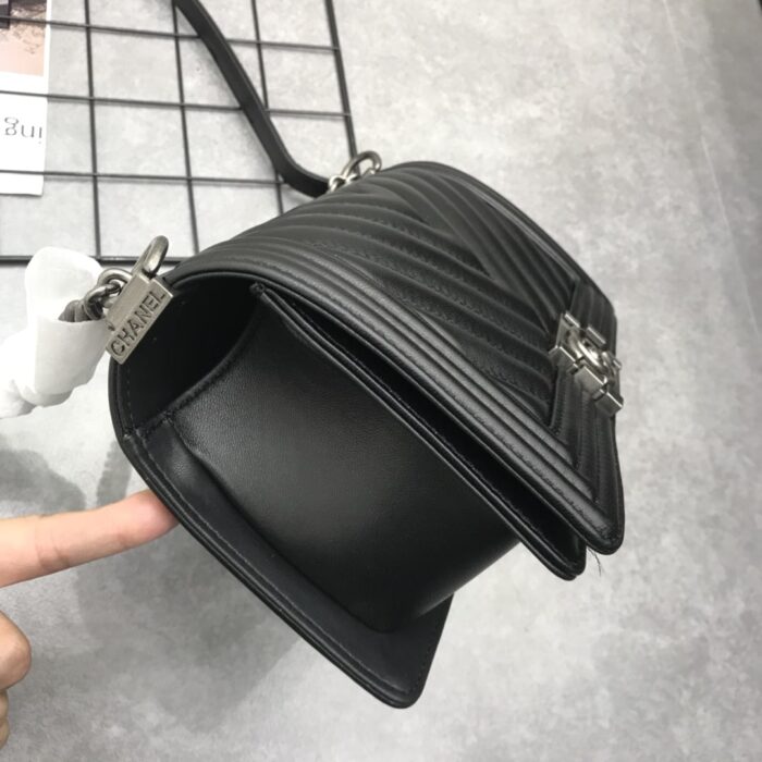 Chanel Boy Chevron Medium Handbag Black 25cm - Image 6