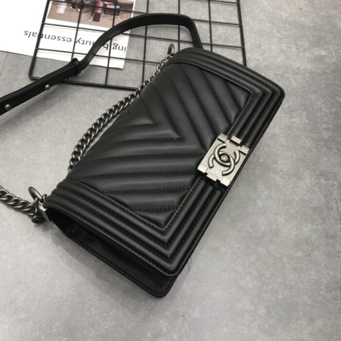Chanel Boy Chevron Medium Handbag Black 25cm - Image 4