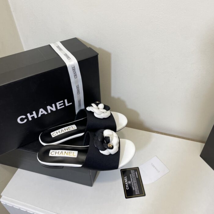 Chanel Camellia Two Tone Slides White And Black - Image 2