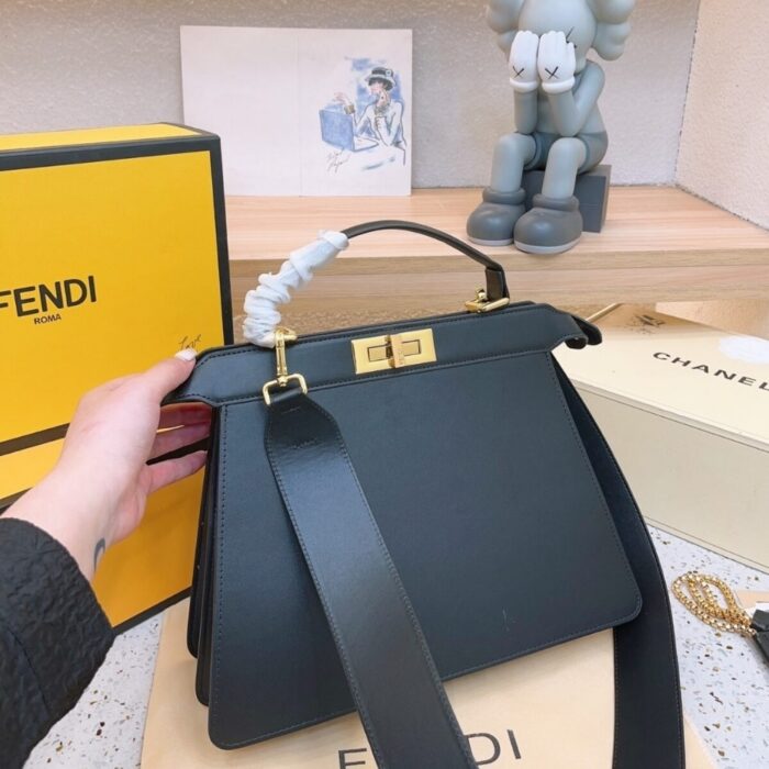 Fendi Peekaboo ISeeU Petite Bag Black 33cm - Image 4