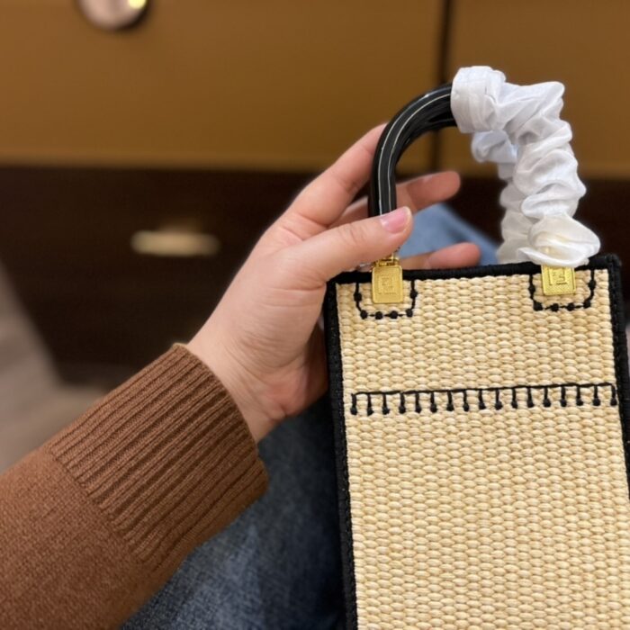 Fendi Sunshine Mini Straw Tote 19cm - Image 3