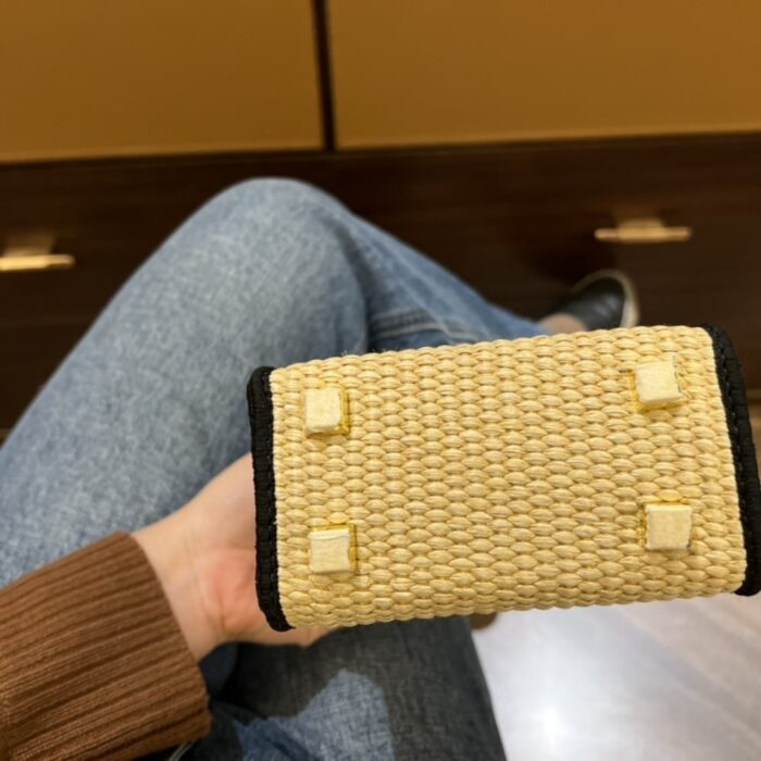 Fendi Sunshine Mini Straw Tote 19cm - Image 4