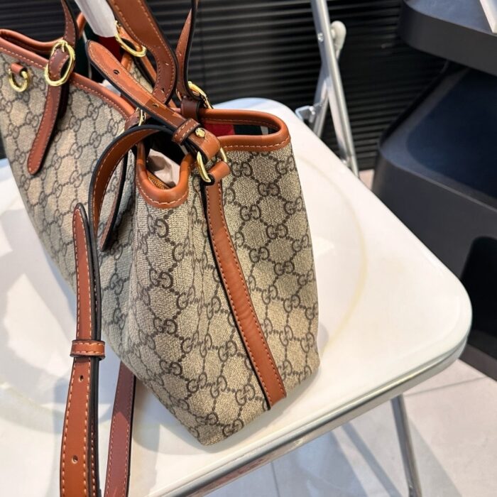 Gucci Emblem Small Tote Bag Beige And Dark Brown 31cm - Image 6