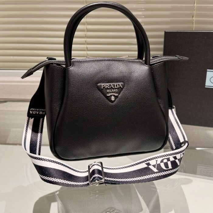 Prada Small Leather Handbag Black 23cm - Image 2