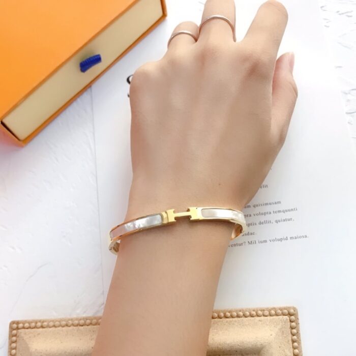 Hermès Clic H Bracelet Gold - Image 5