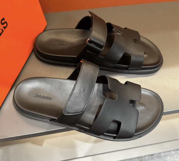 Hermes Chypre Sandal Black Leather H211865ZH01390 - Image 2
