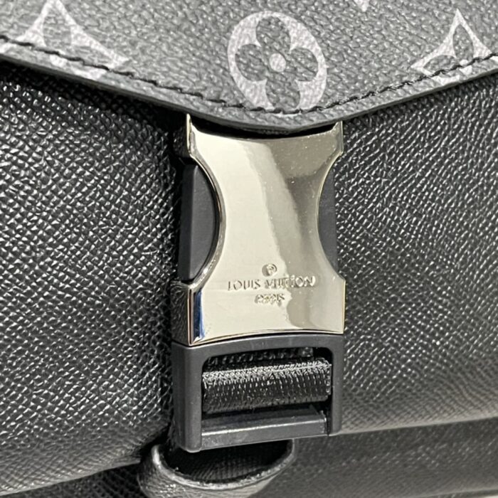 Louis Vuitton Taigarama Messenger Bag Black 29cm M30746 - Image 6