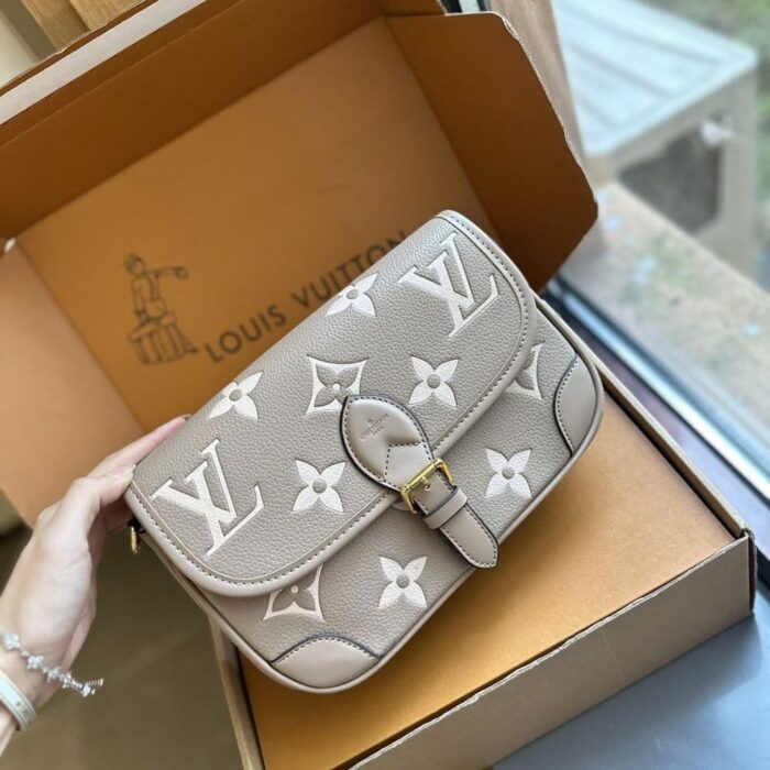 Louis Vuitton Diane Bag Monogram Gray 24cm M46583 - Image 2