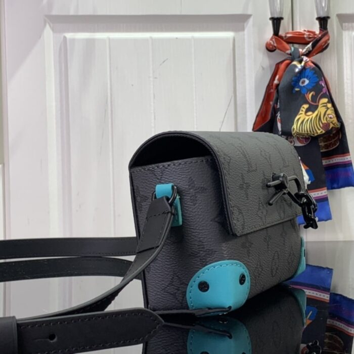Louis Vuitton Steamer Wearable Wallet Turquoise 18Cm - Image 3